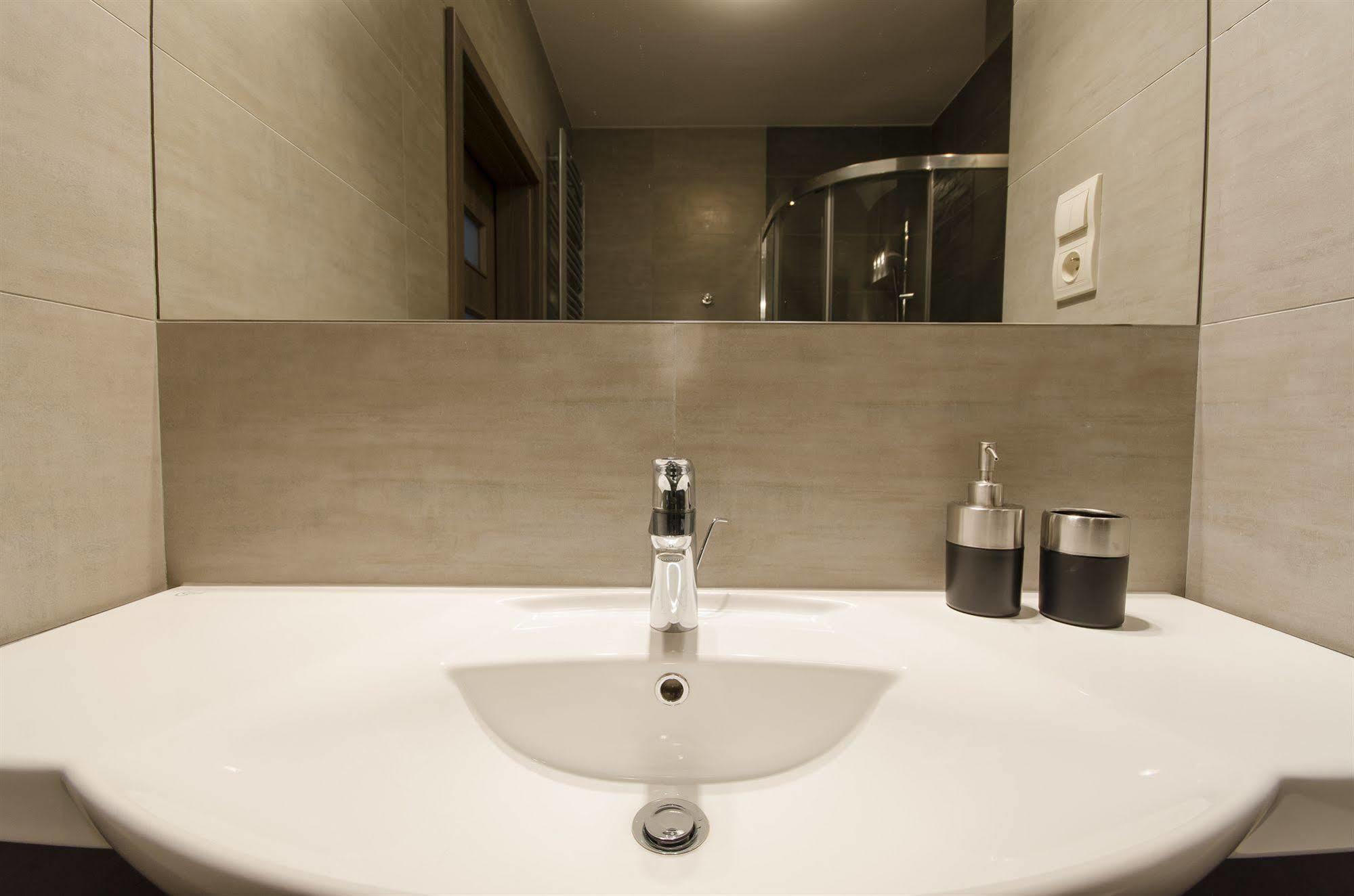 Angel City Center Krakow Aparthotel Экстерьер фото
